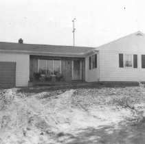 Irene Taylor Becomes First Homeowner in New Subdivison